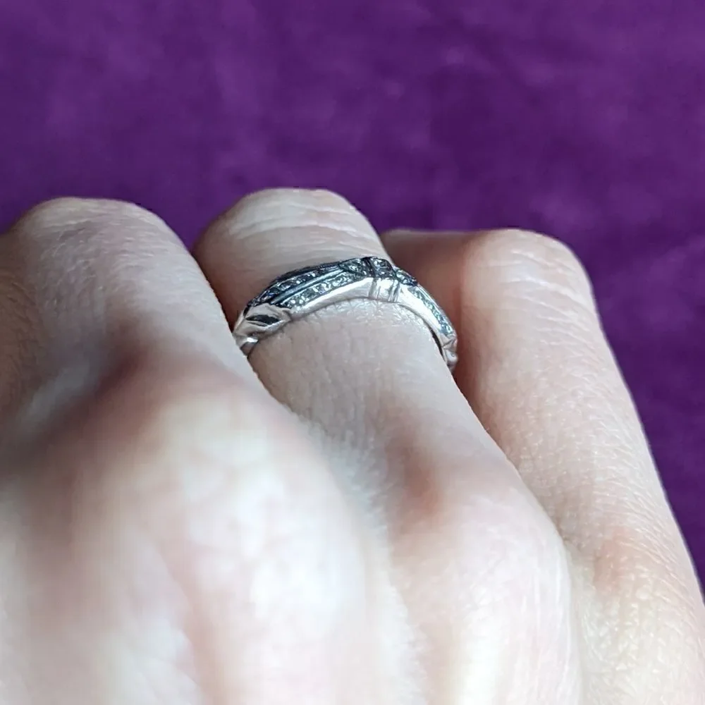 READ CAREFULLY bow shaped platinum ring